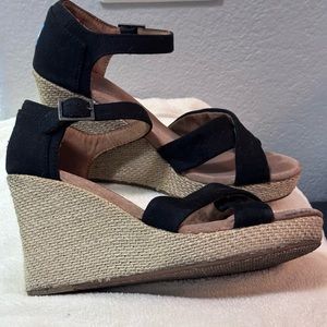 TOMS Black Canvas Sienna Espadrille  Wedge Heel Sandal Women’s 9.5 Like New